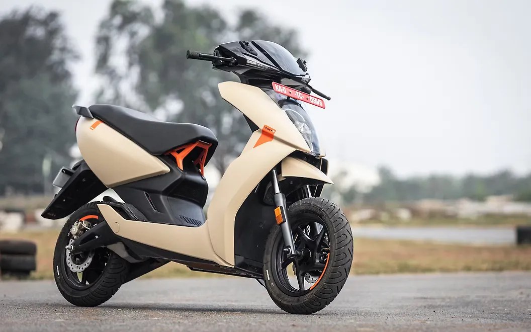 Ather 450X Right Front Three Quarter