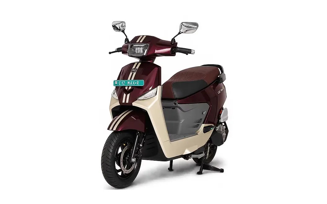BGauss C12 MaxR Left Front Three Quarter