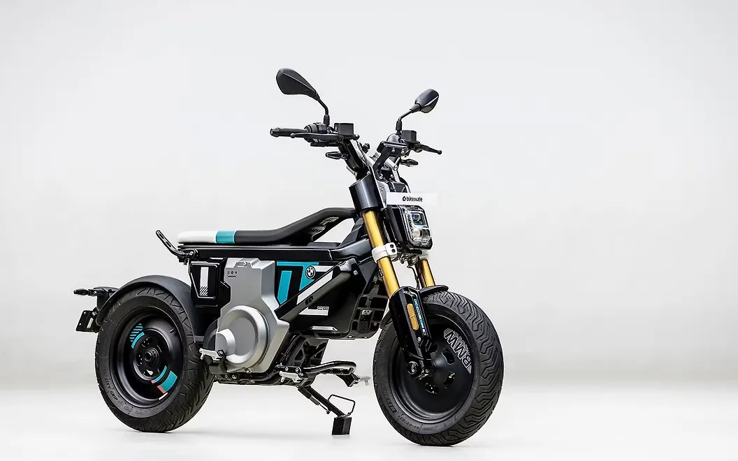 BMW CE 02 Right Front Three Quarter