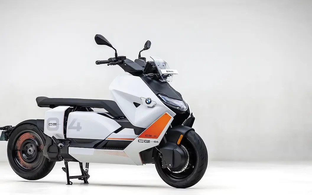 BMW CE 04 Right Front Three Quarter