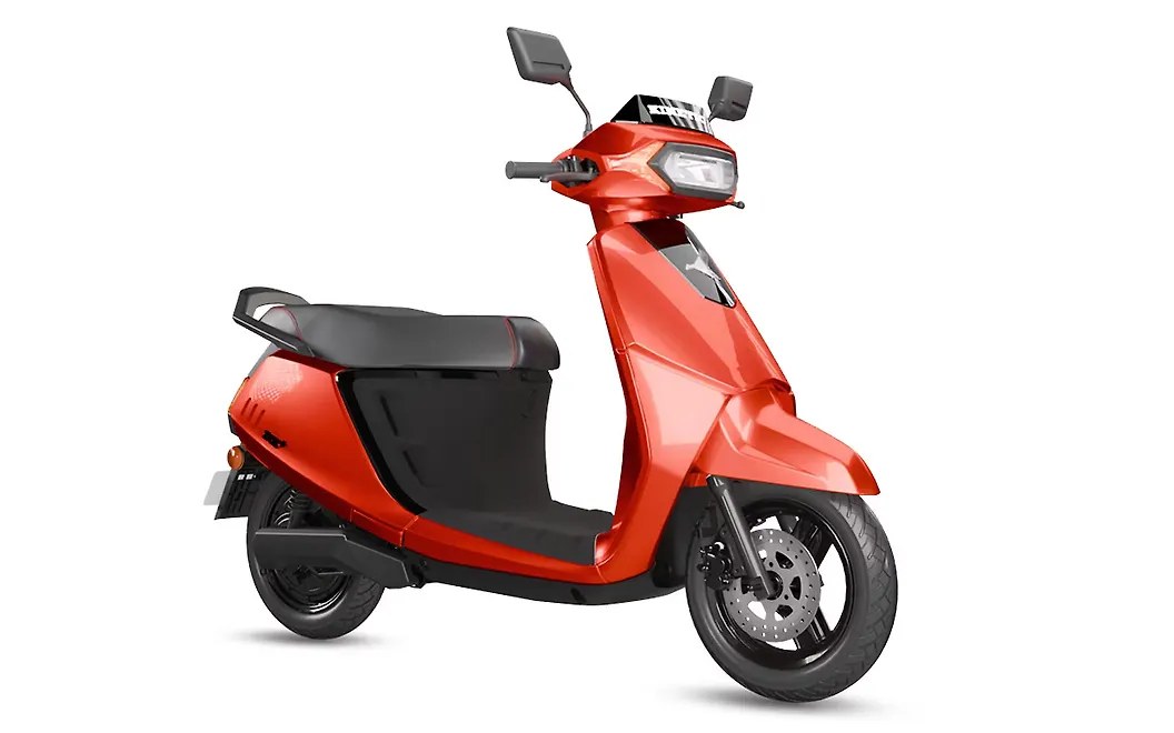 Kinetic DX Right Front Three Quarter