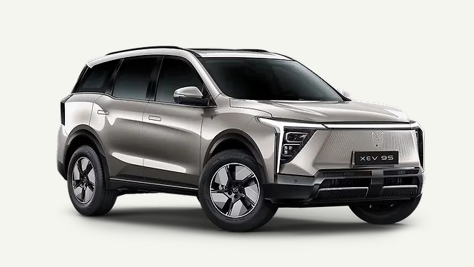 Mahindra XEV 9S Right Front Three Quarter