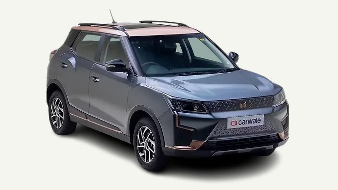 Mahindra XUV400 Right Front Three Quarter