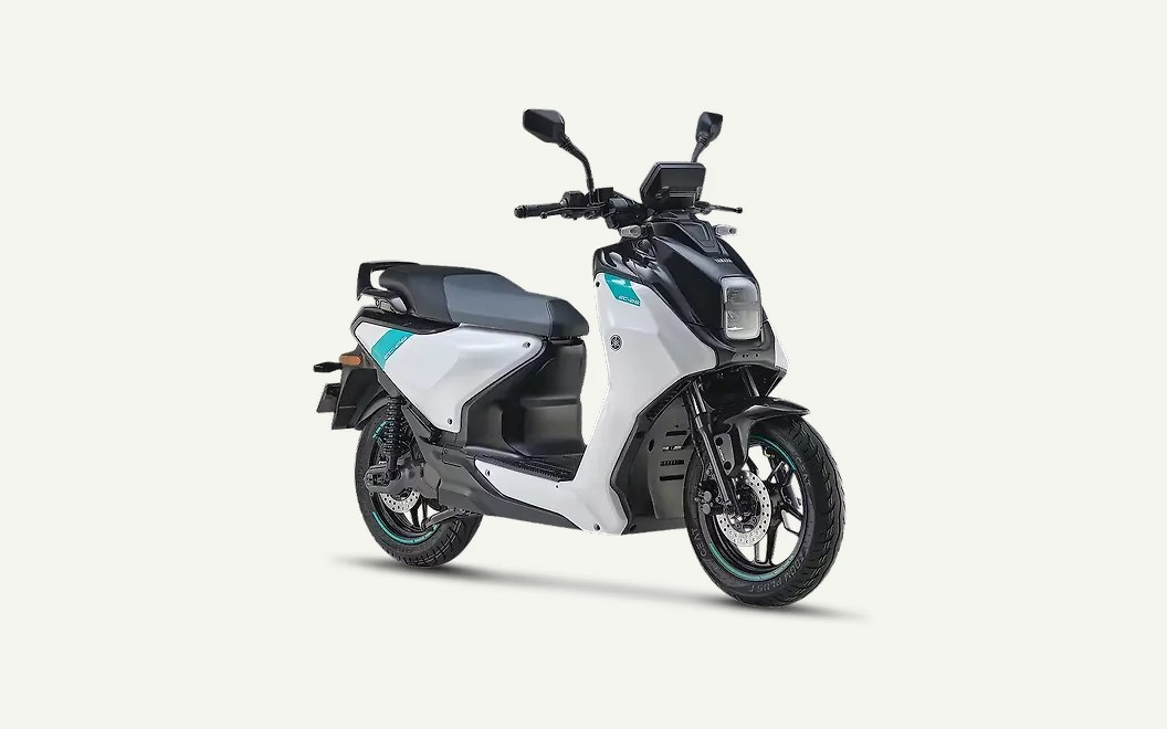 Yamaha EC-06 Right Front Three Quarter